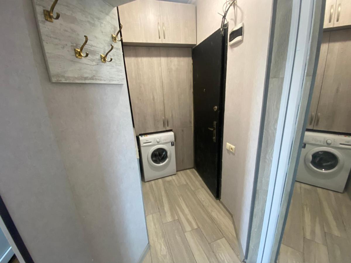Apartment - Nino バトゥーミ エクステリア 写真